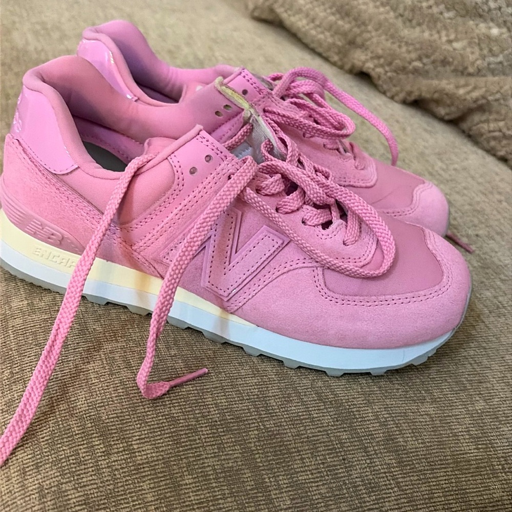 Pink New Balance 574